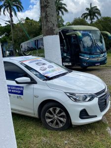 Veículos no pátio da Exposição de Animais