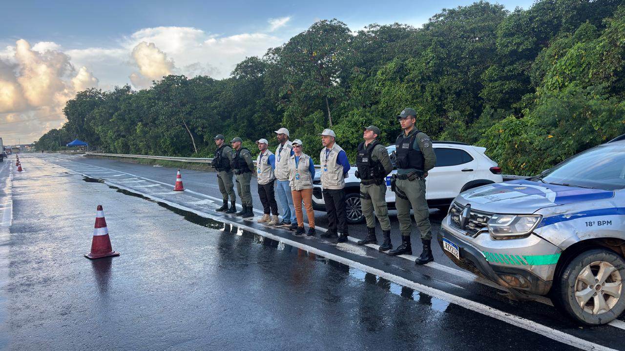 Fiscais da EPTI e Policiais Rodoviários